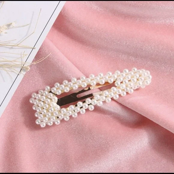 3 Pack Pearl Hair Clips - Picture 2 of 5